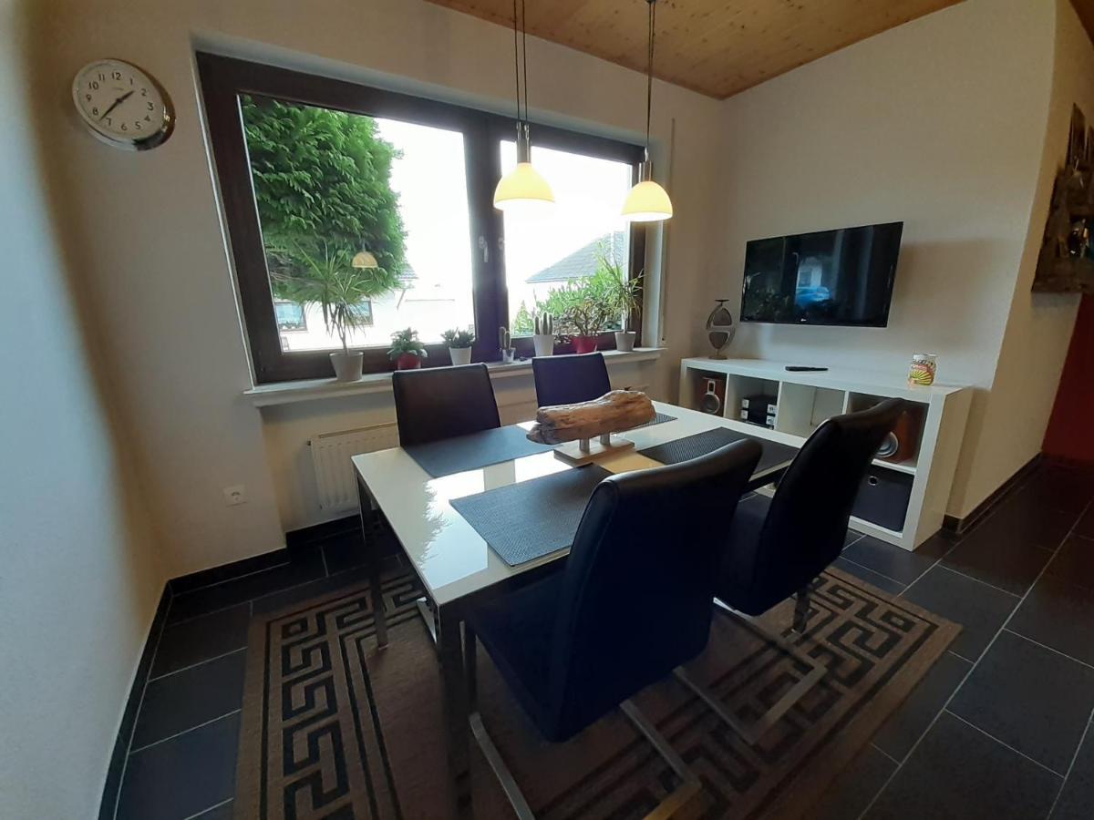 Ferienwohnung Terrasse Parkplatz Wallbox Nuerburgring Herresbach エクステリア 写真